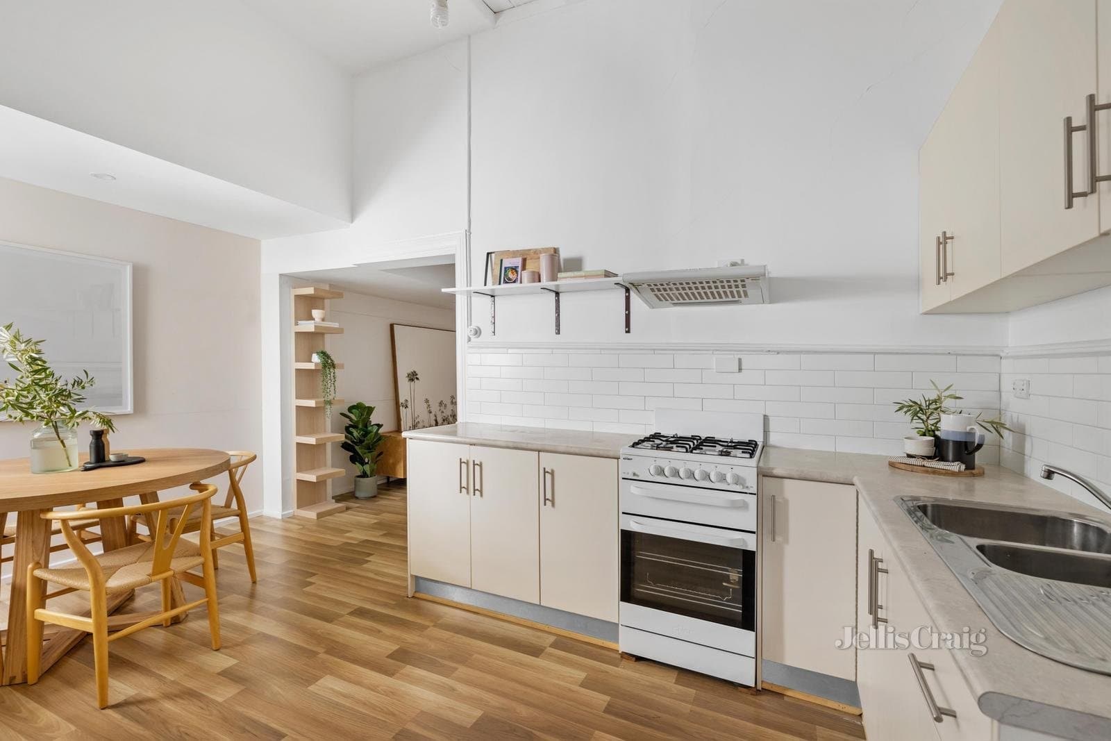 Sold Sold Price: $1,390,000 79 Carter Street, Middle Park, Middle Park - Thumbnail 5