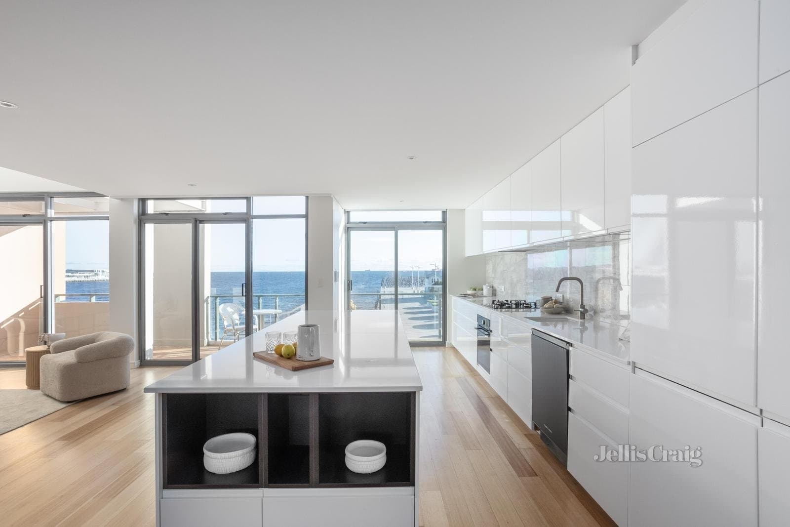302/2 Pier Street, Port Melbourne, Port Melbourne - Thumbnail 5