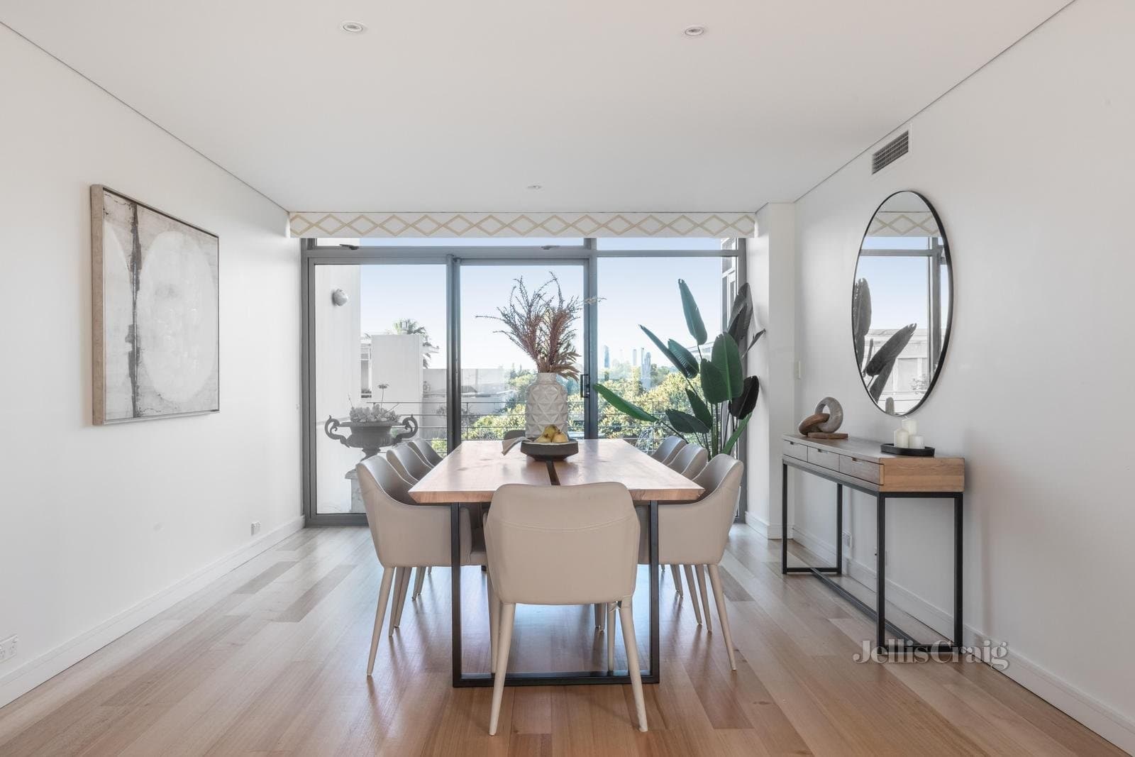 302/2 Pier Street, Port Melbourne, Port Melbourne - Thumbnail 6