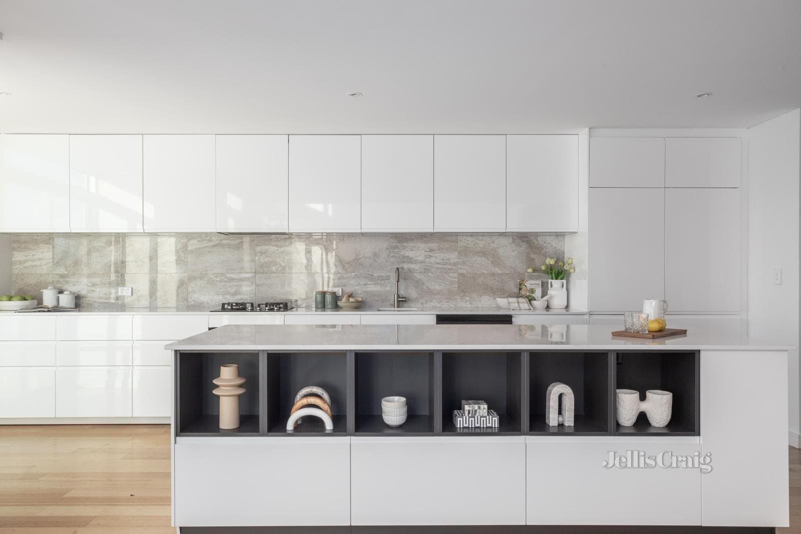 302/2 Pier Street, Port Melbourne, Port Melbourne - Thumbnail 7