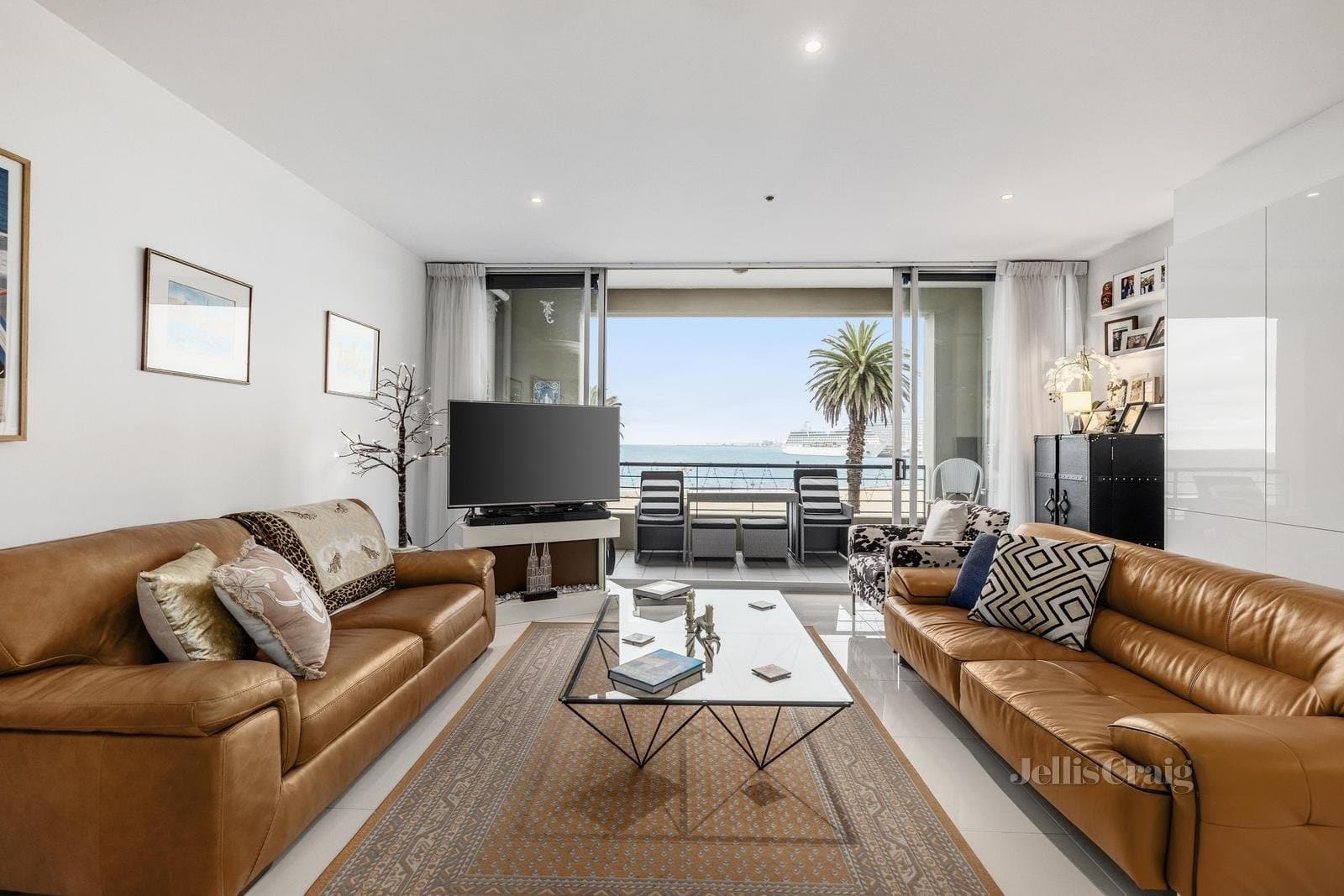305/55 Beach Street, Port Melbourne, Port Melbourne - Thumbnail 5