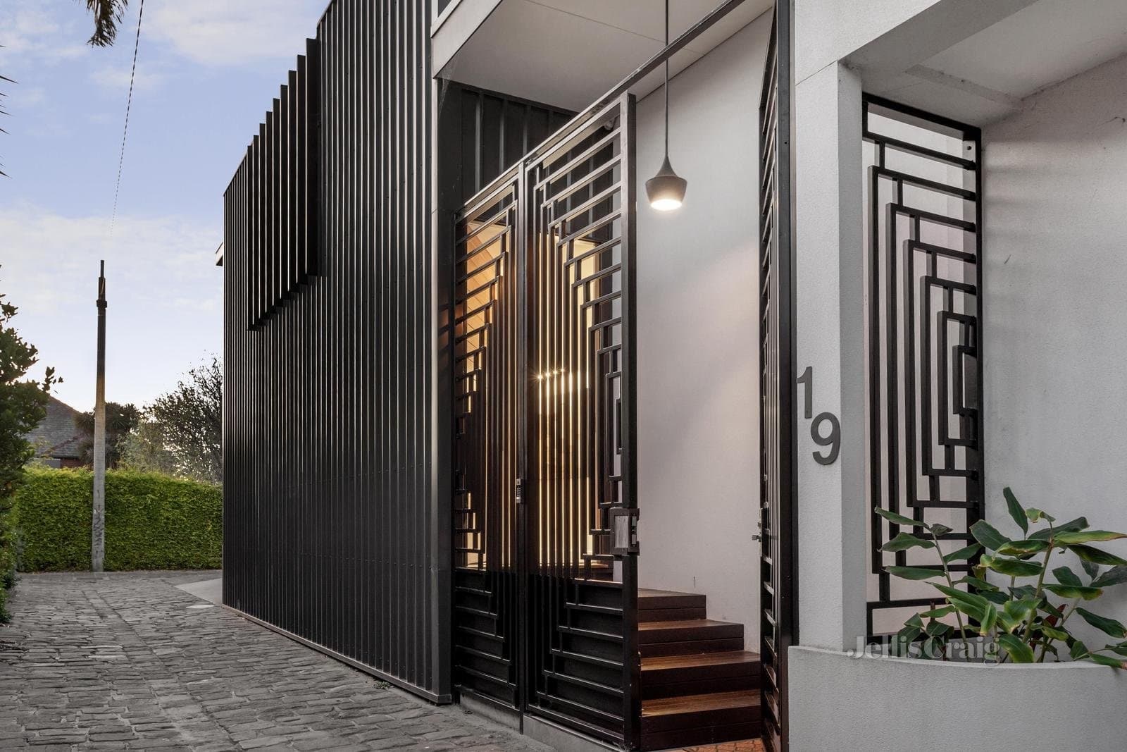 19 Dante Lane, Elwood, Elwood - Thumbnail 2