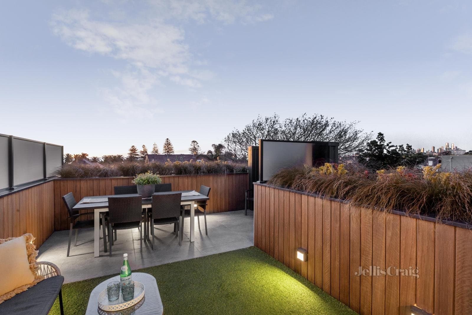 19 Dante Lane, Elwood, Elwood - Thumbnail 4
