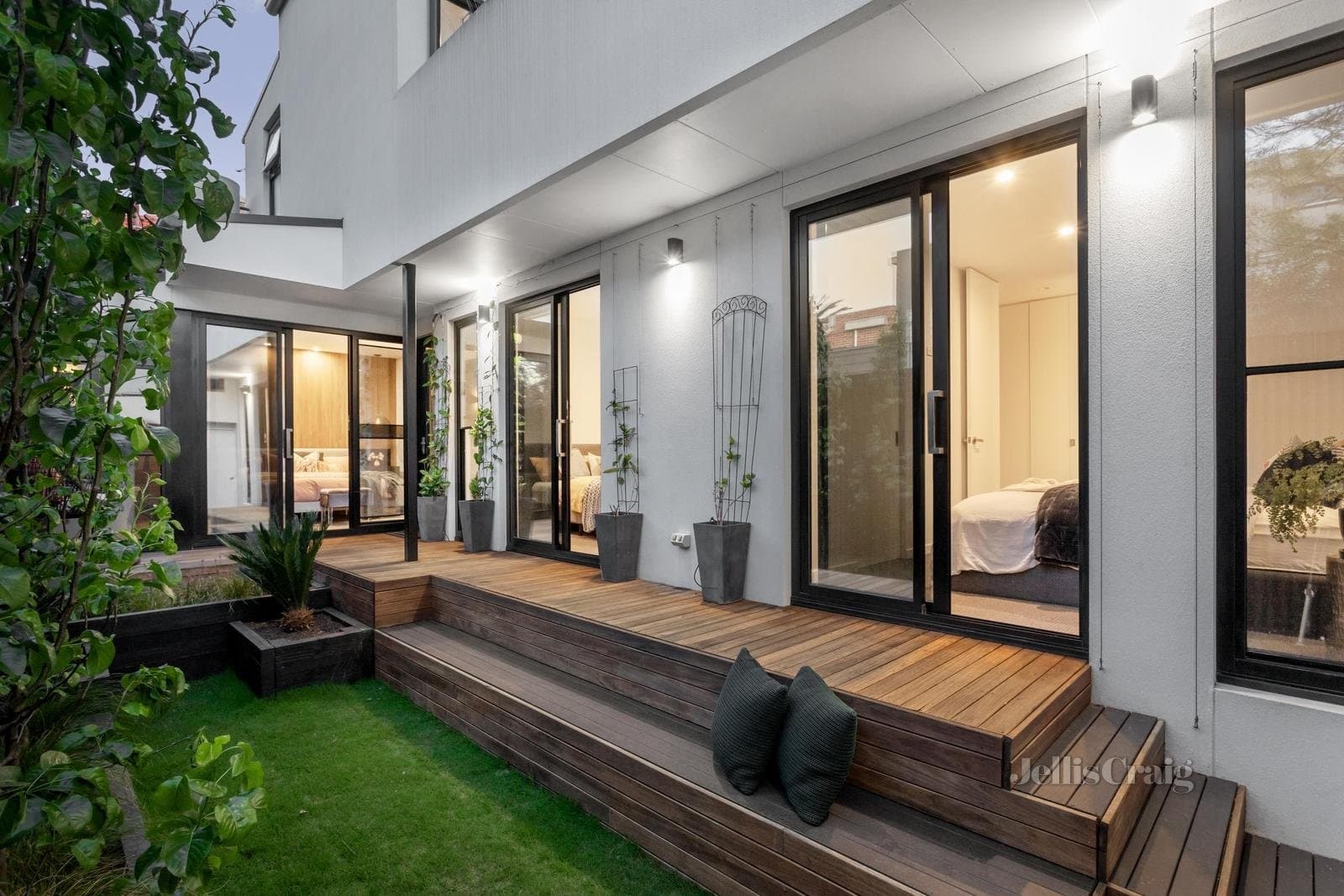 19 Dante Lane, Elwood, Elwood - Thumbnail 6