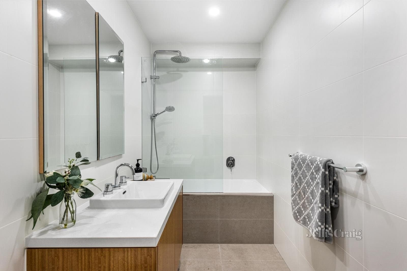 2 Bessiere Place, St Kilda, St Kilda - Thumbnail 6