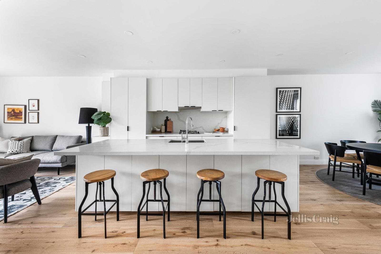 2 Bessiere Place, St Kilda, St Kilda - Thumbnail 7