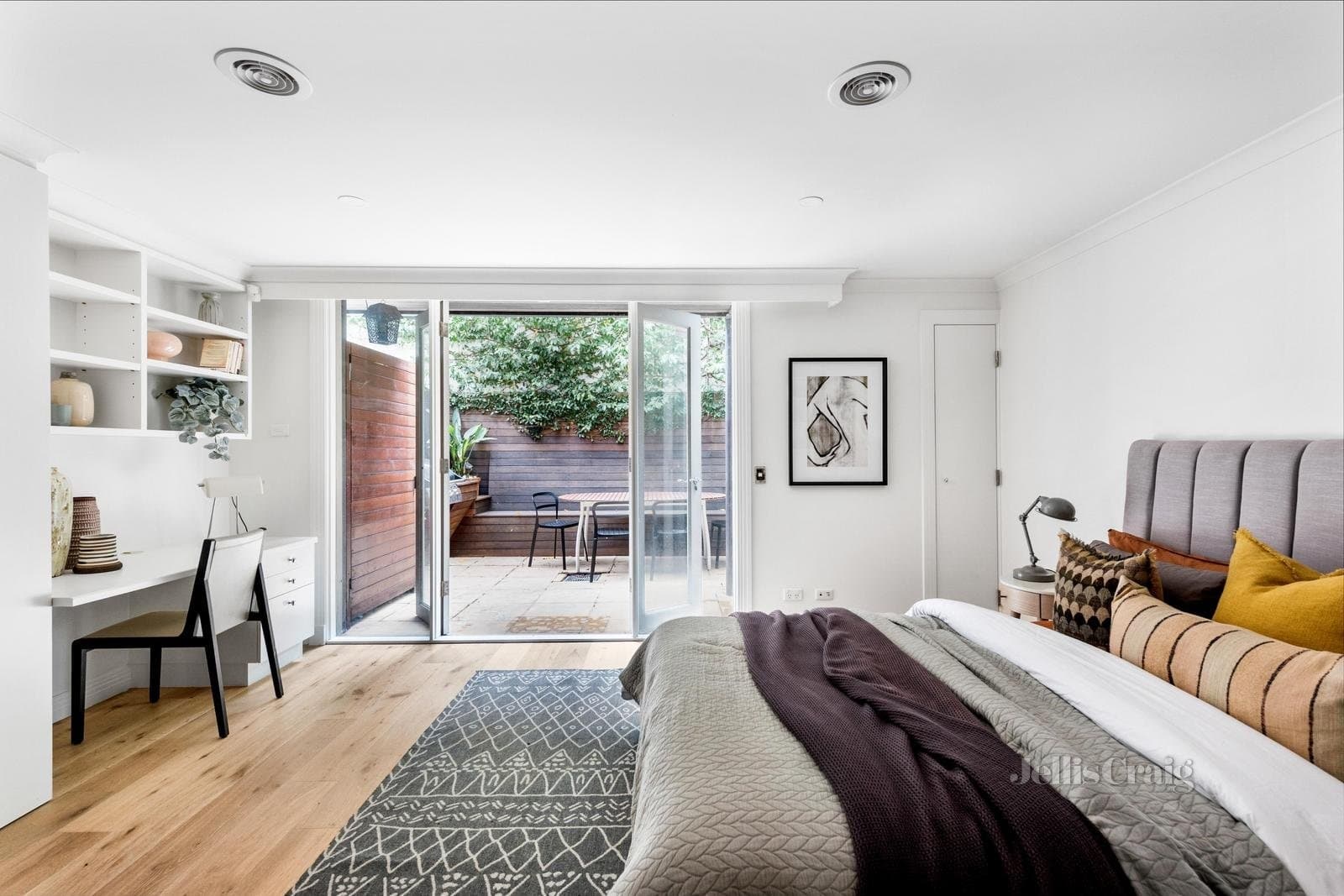 2 Bessiere Place, St Kilda, St Kilda - Thumbnail 8