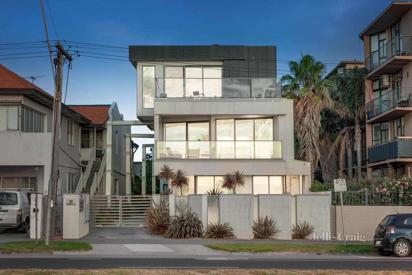 2/10 Marine Parade, St Kilda, St Kilda - Thumbnail 2