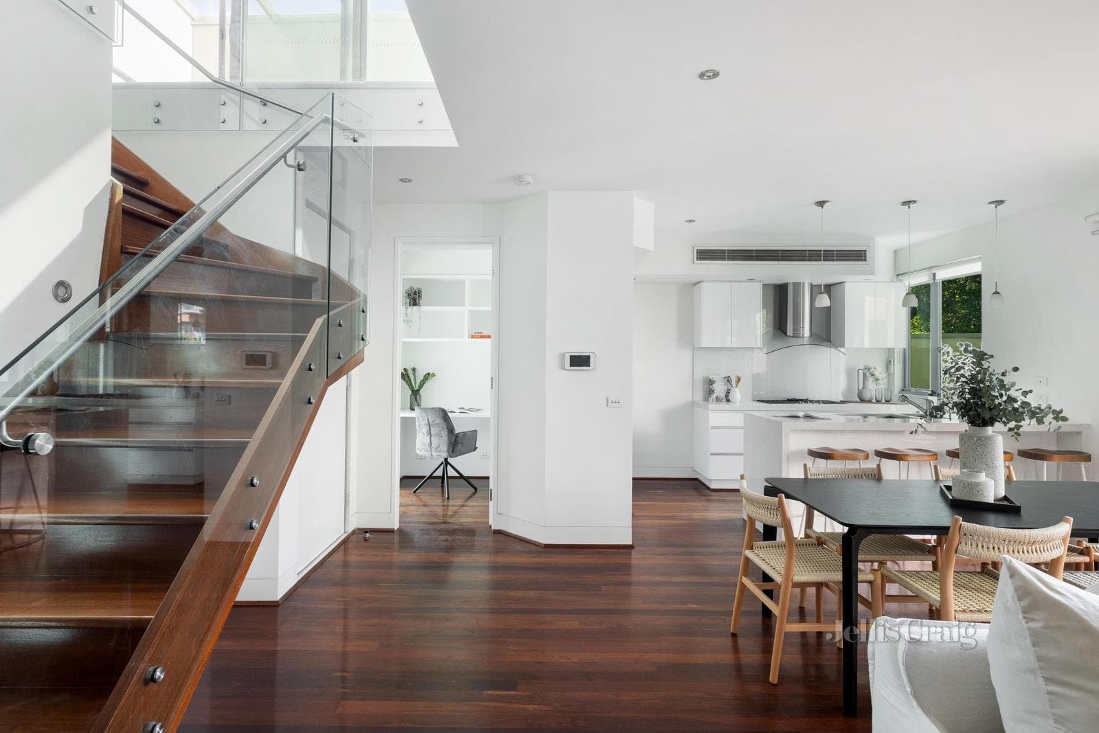 2/10 Marine Parade, St Kilda, St Kilda - Thumbnail 5