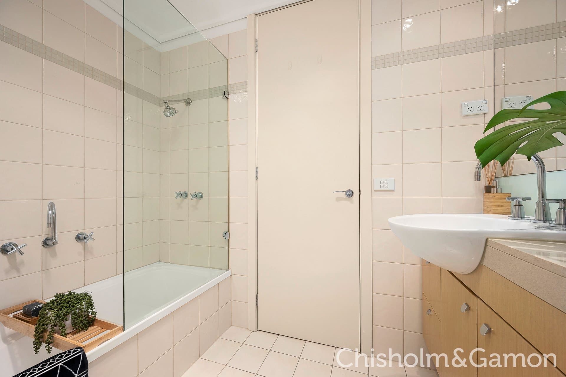 27/97 Cruikshank Street, Port Melbourne, Port Melbourne - Image 1
