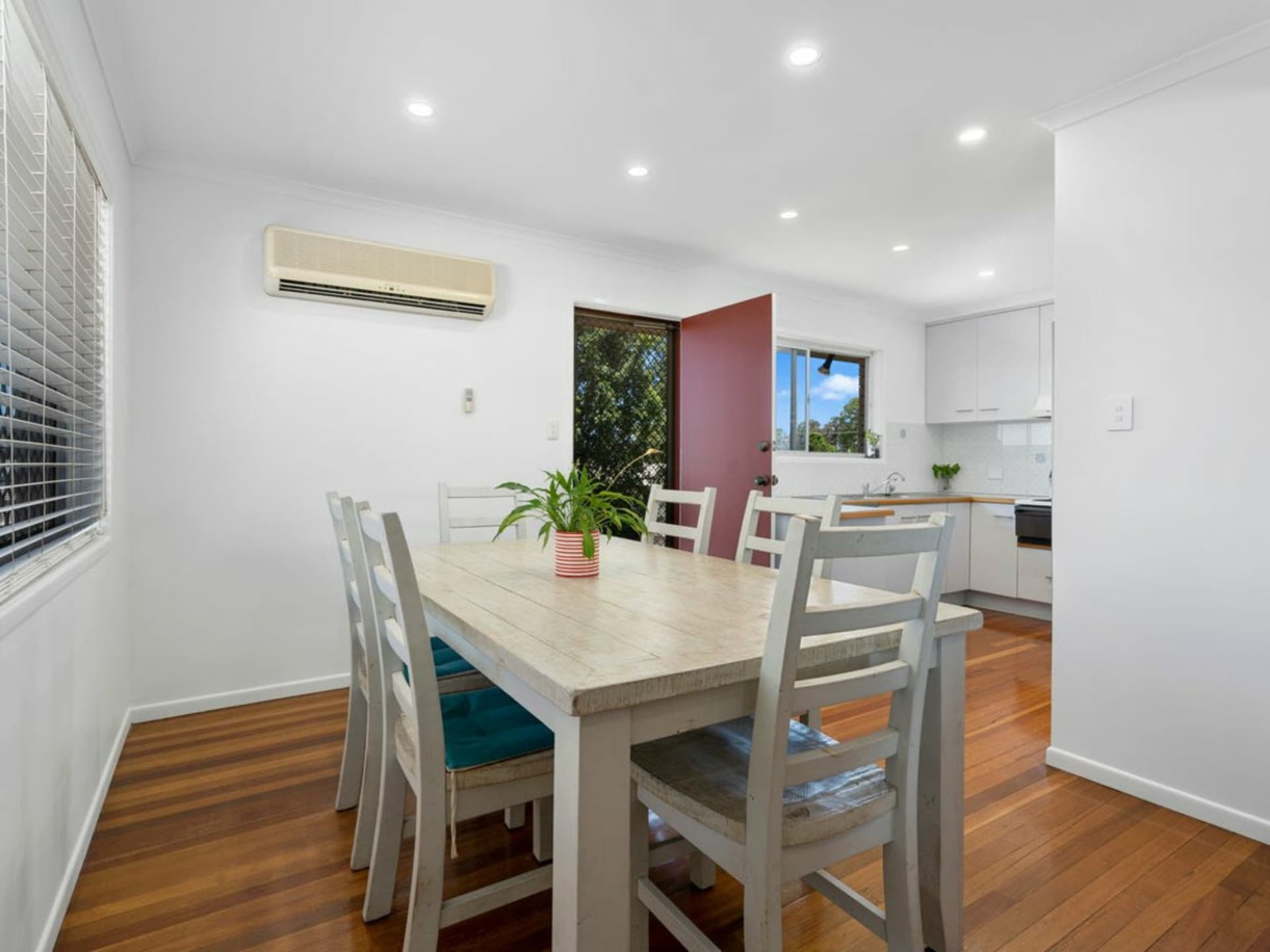 11 Oorooba Avenue, Bellara, Bellara - Thumbnail 5