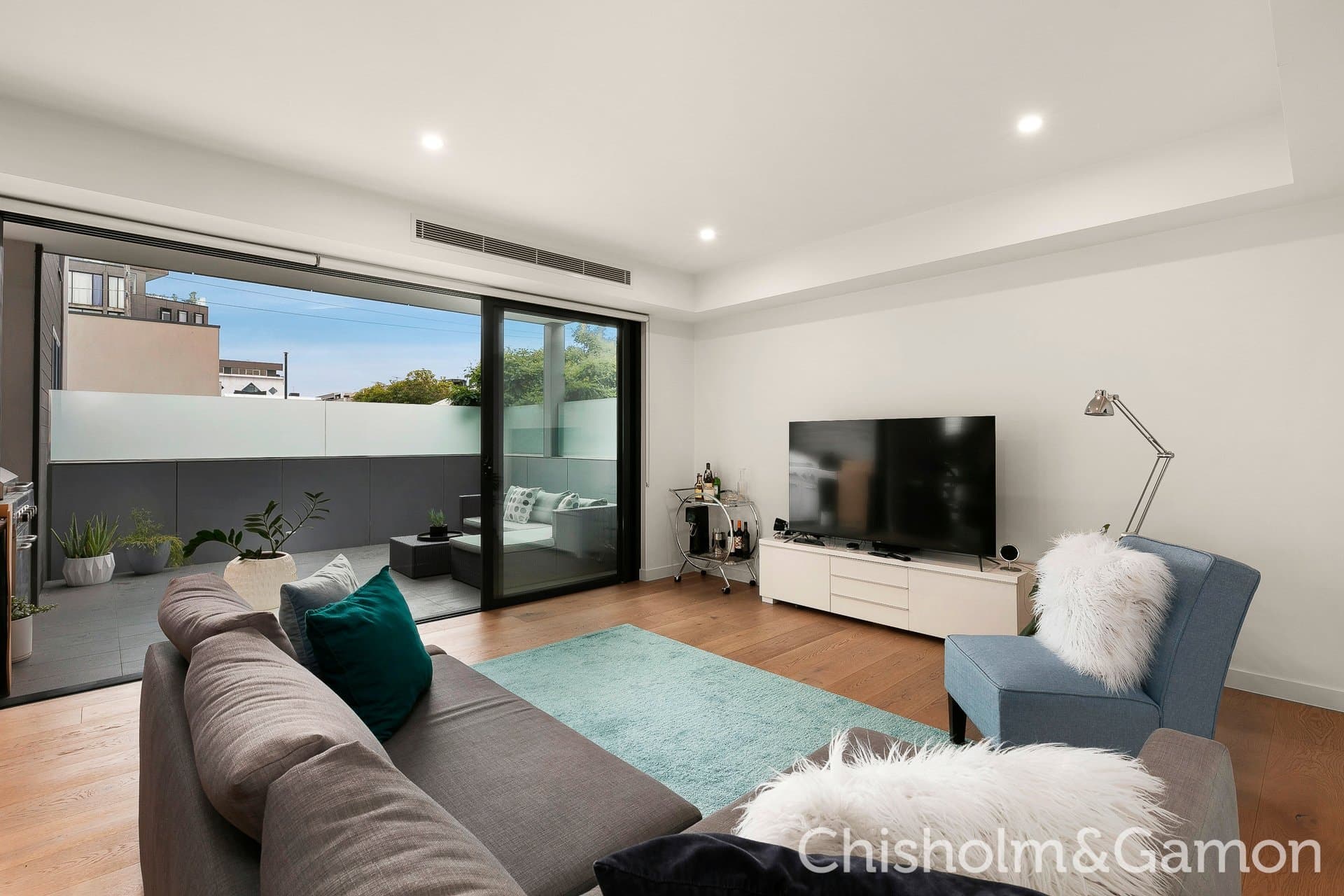 2/196 Graham Street, Port Melbourne, Port Melbourne - Thumbnail 2
