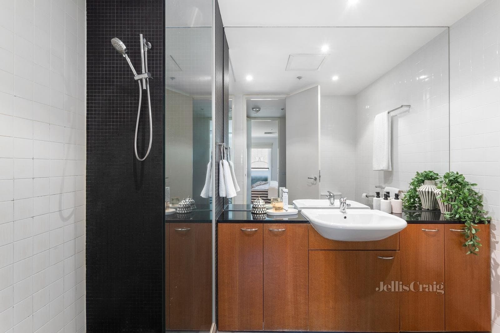 502/62 Beach Street, Port Melbourne, Port Melbourne - Thumbnail 7