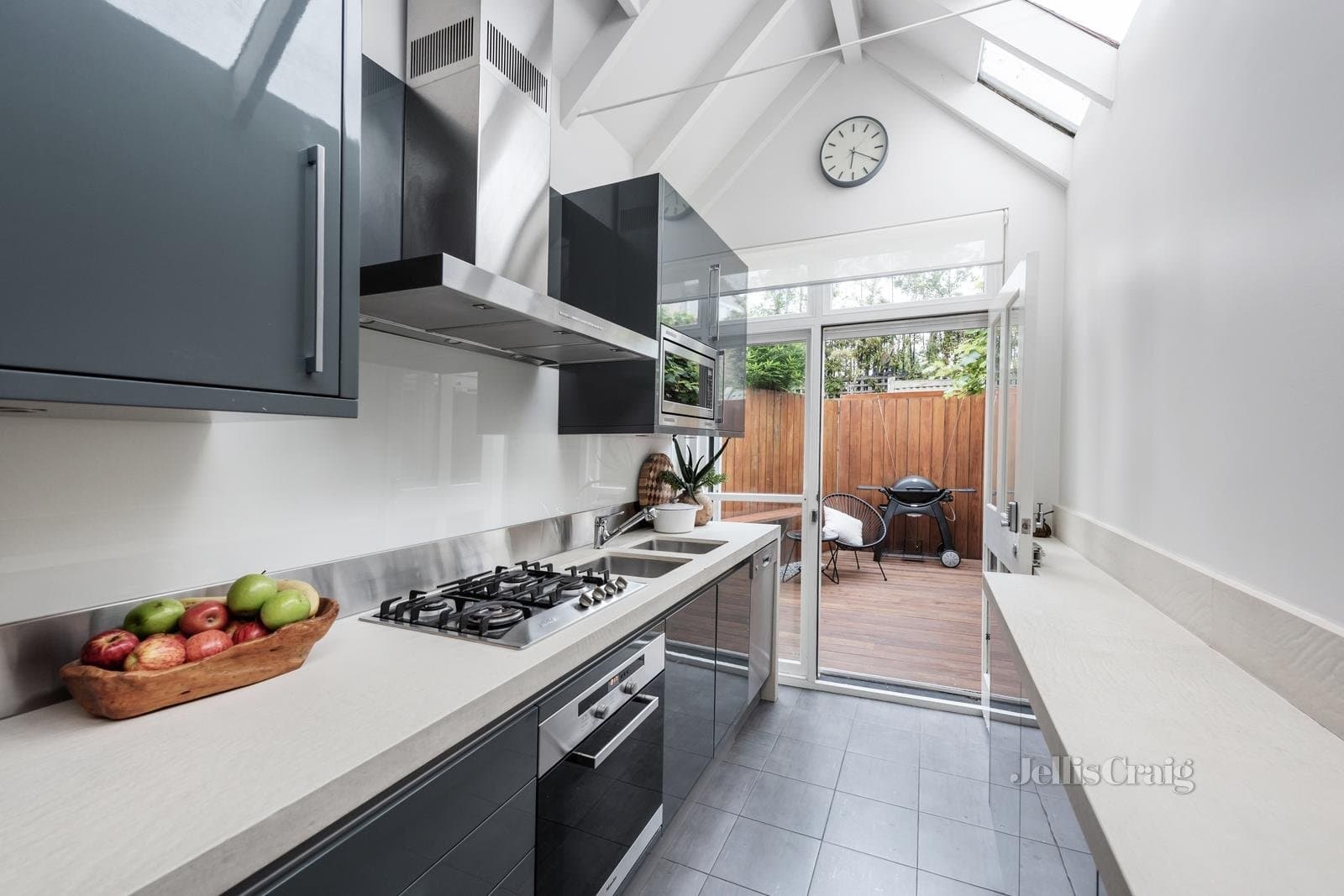 25 Canterbury Road, Middle Park, Middle Park - Thumbnail 6