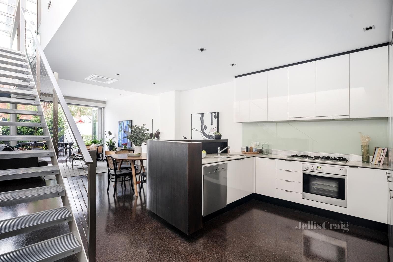 12 Page Street, Albert Park, Albert Park - Thumbnail 4