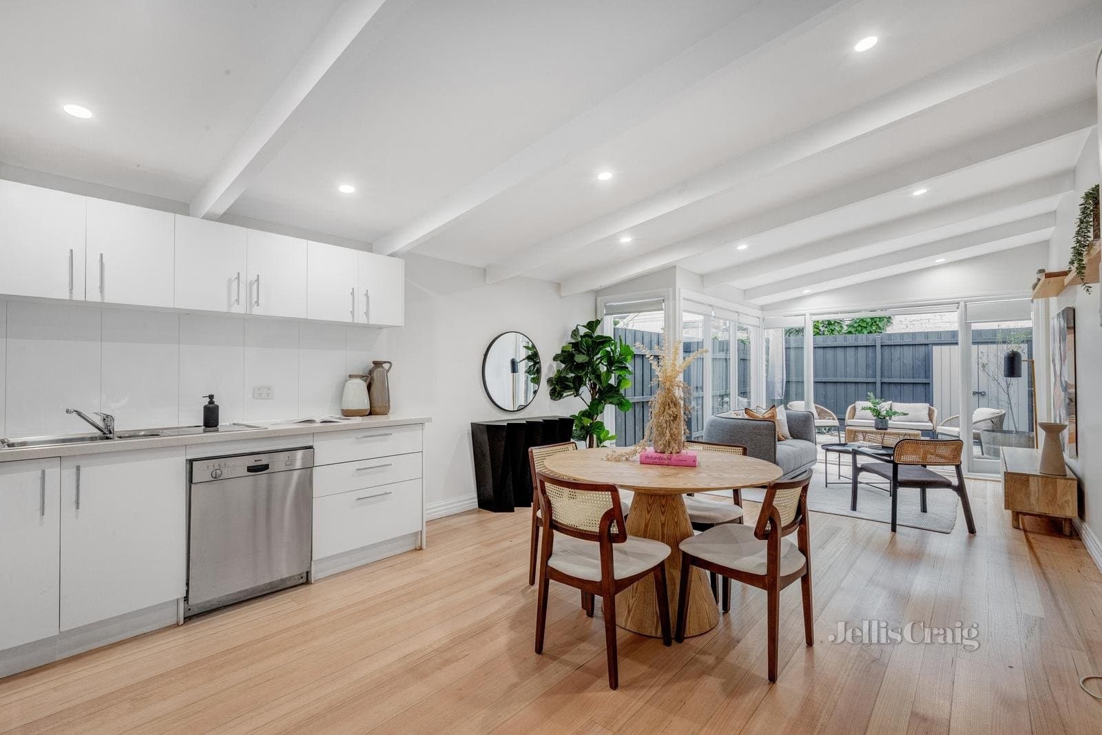 33 Mountain Street, South Melbourne, South Melbourne - Thumbnail 3