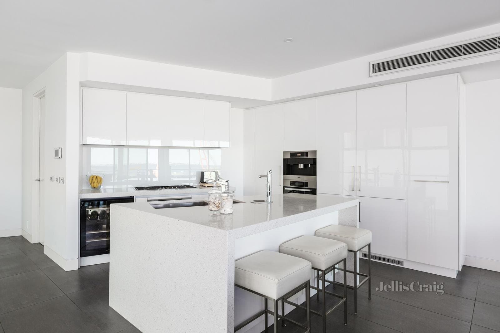 1/10 Marine Parade, St Kilda, St Kilda - Thumbnail 6