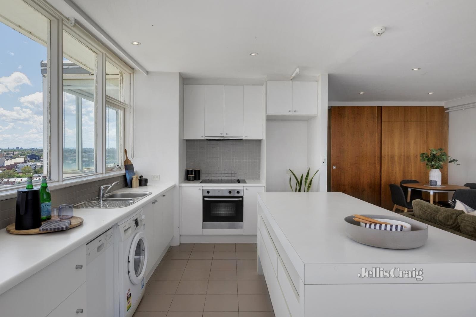 12B/12 Marine Parade, St Kilda, St Kilda - Thumbnail 5