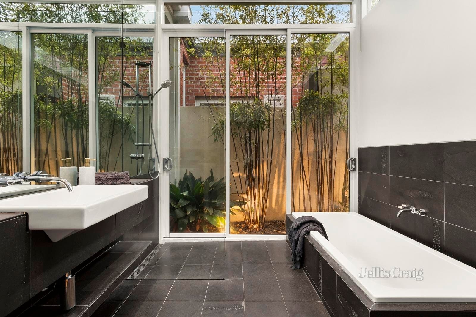 170 Canterbury Road, Middle Park, Middle Park - Thumbnail 8