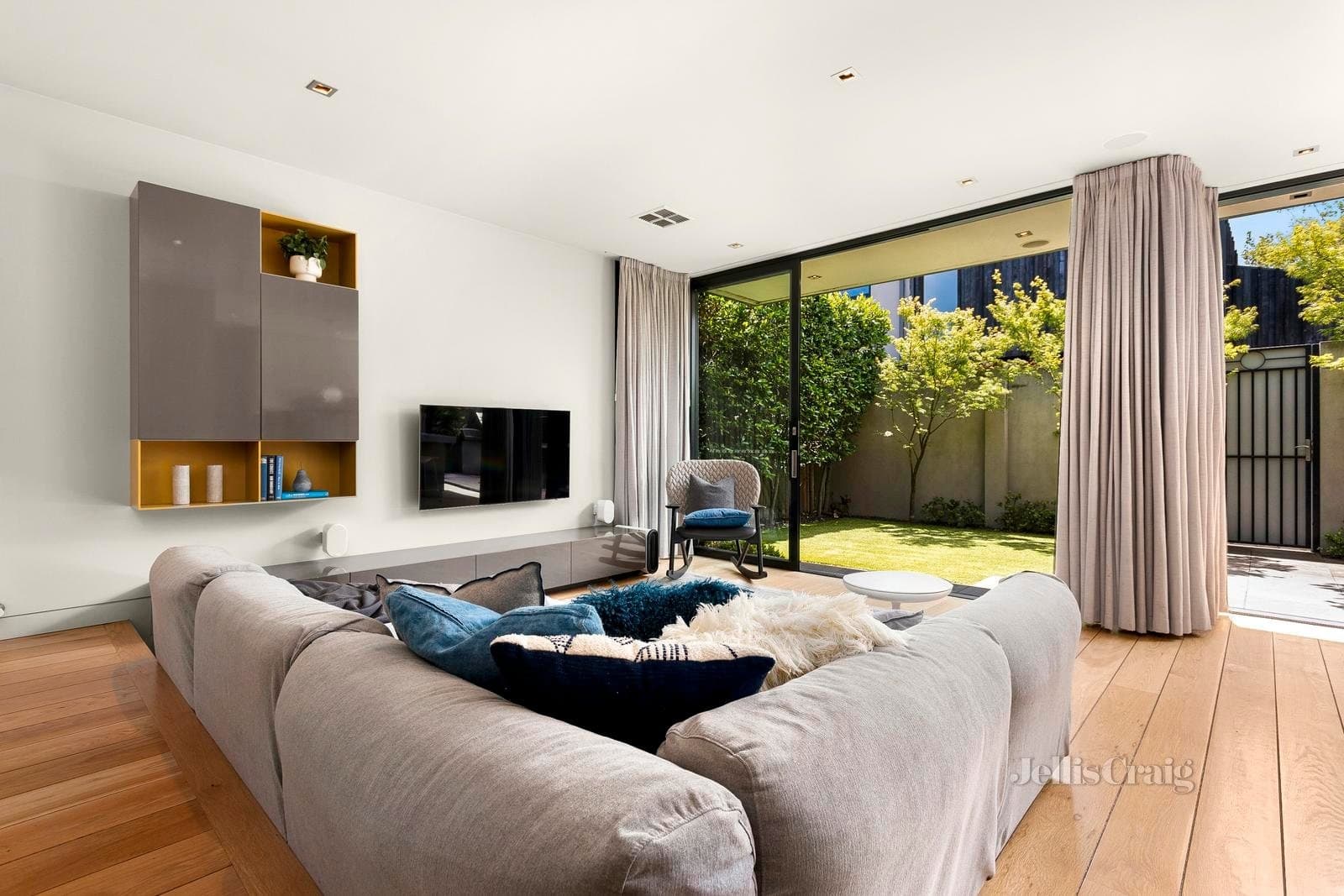 43 Dinsdale Street, Albert Park, Albert Park - Thumbnail 3