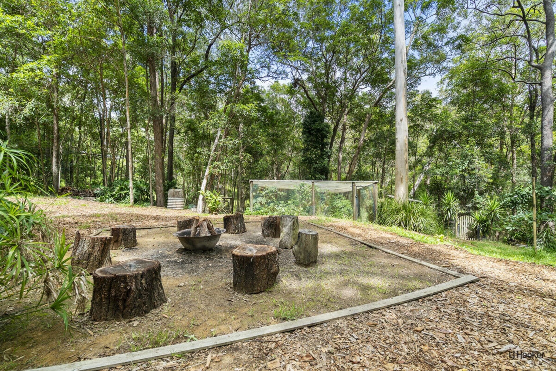 12 Cheshire Grove, Elanora, Elanora - Image 1