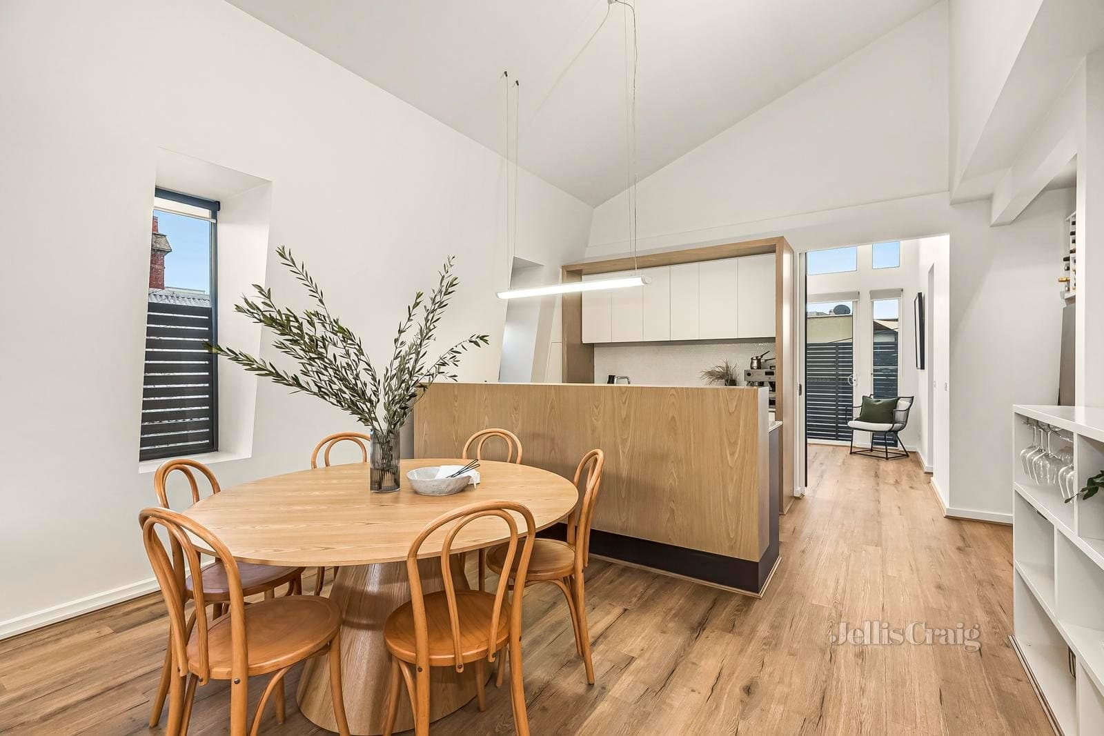 2B Esplanade Place, Port Melbourne, Port Melbourne - Thumbnail 4