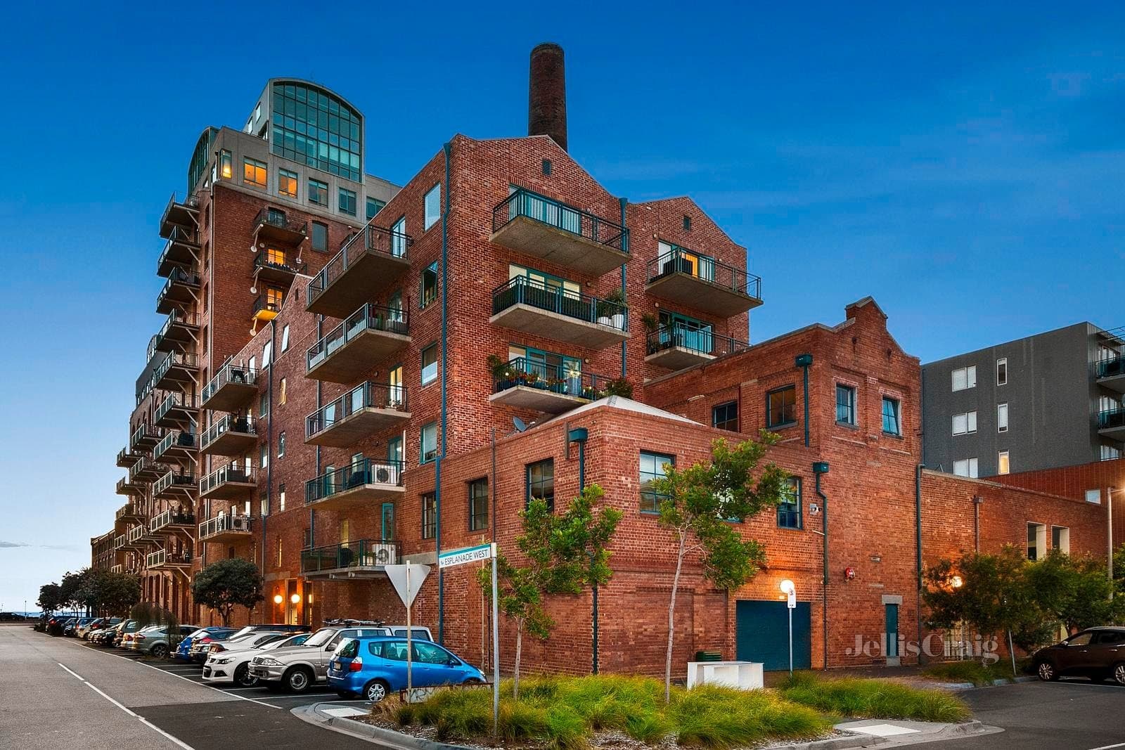 842/1 Esplanade West, Port Melbourne, Port Melbourne - Thumbnail 2
