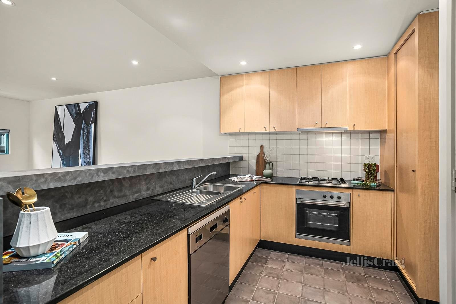 842/1 Esplanade West, Port Melbourne, Port Melbourne - Thumbnail 4