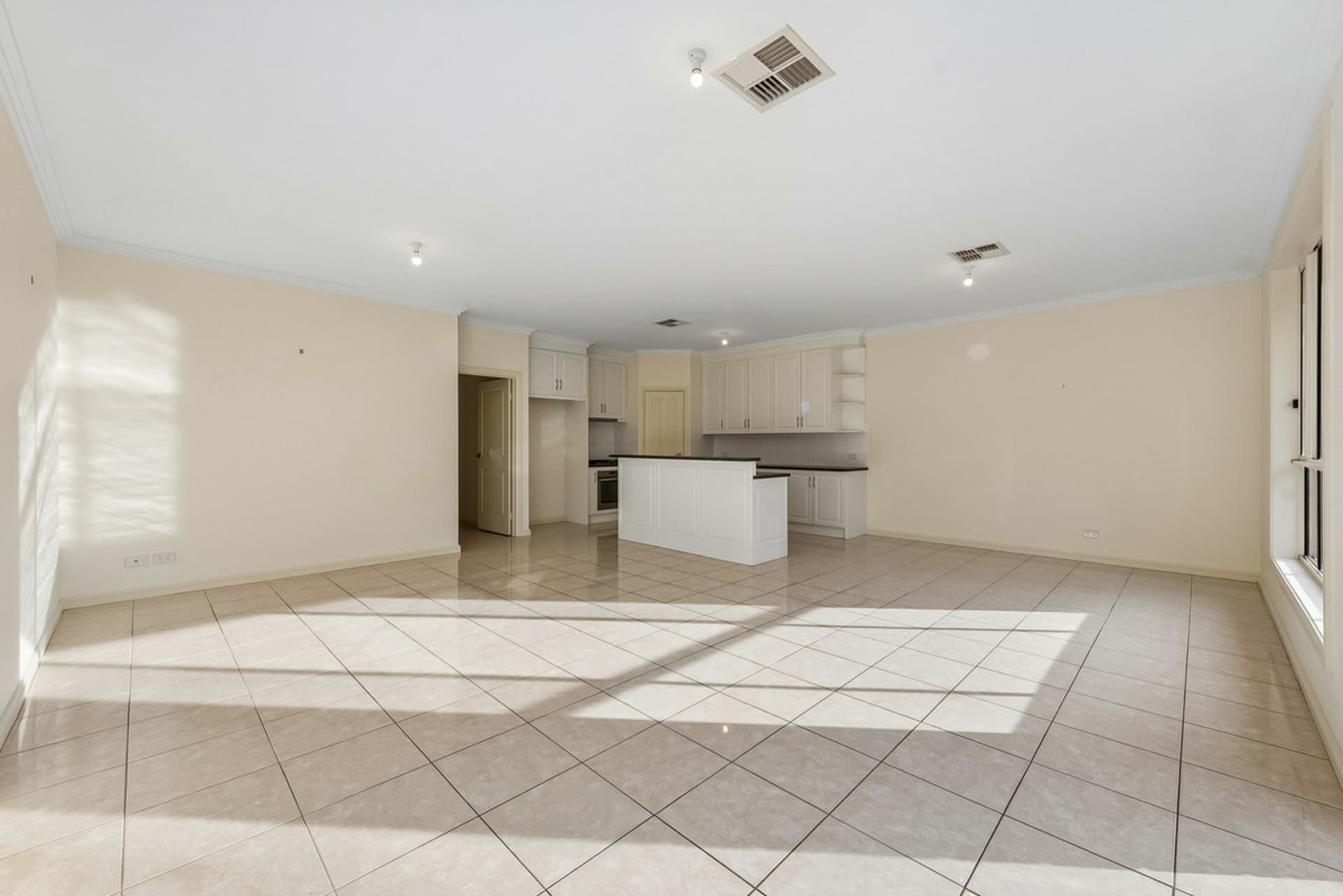 18A Darlington Street, Enfield, Enfield - Thumbnail 4