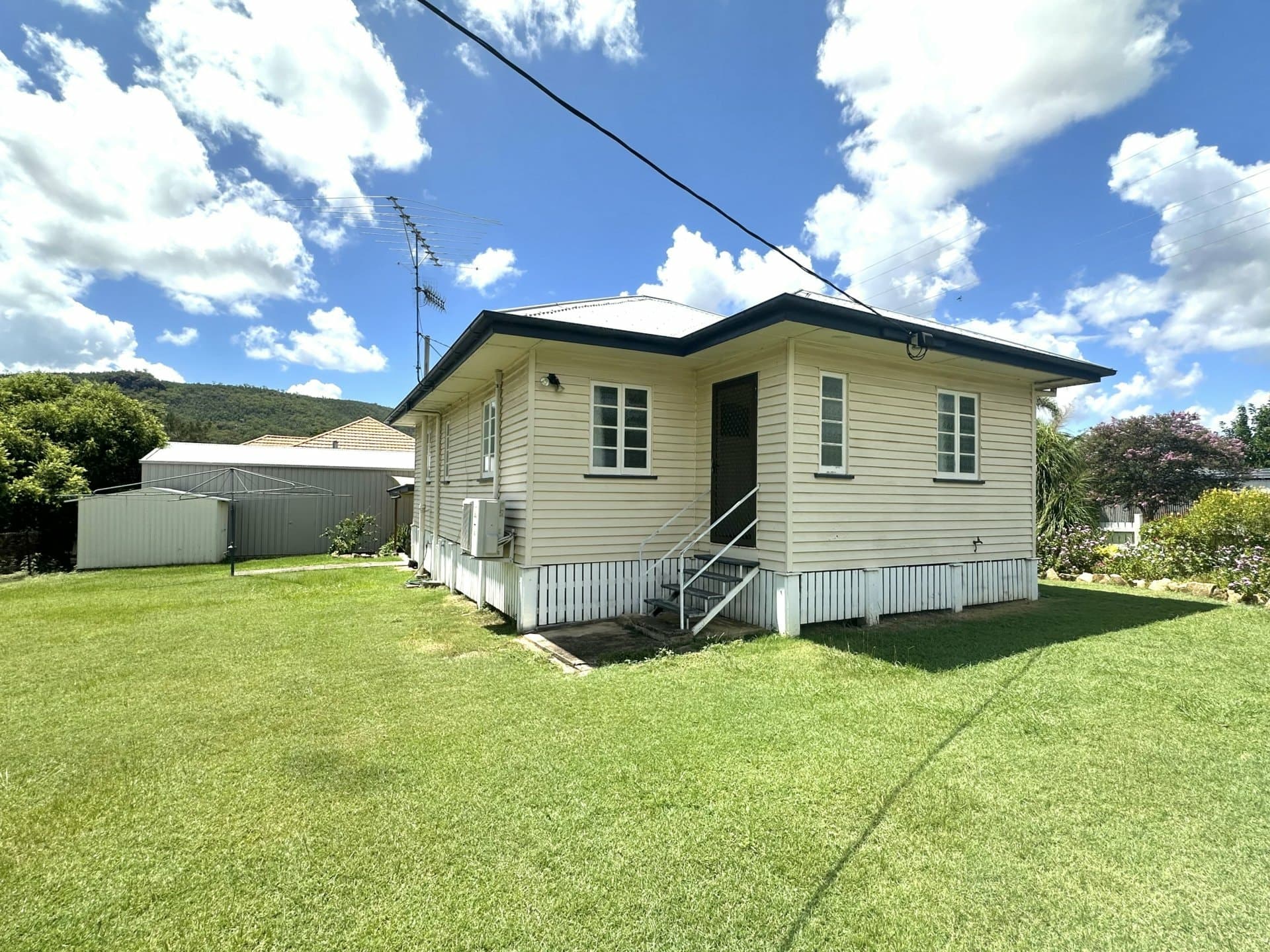 24 Edward Street Esk QLD, Esk - Thumbnail 2
