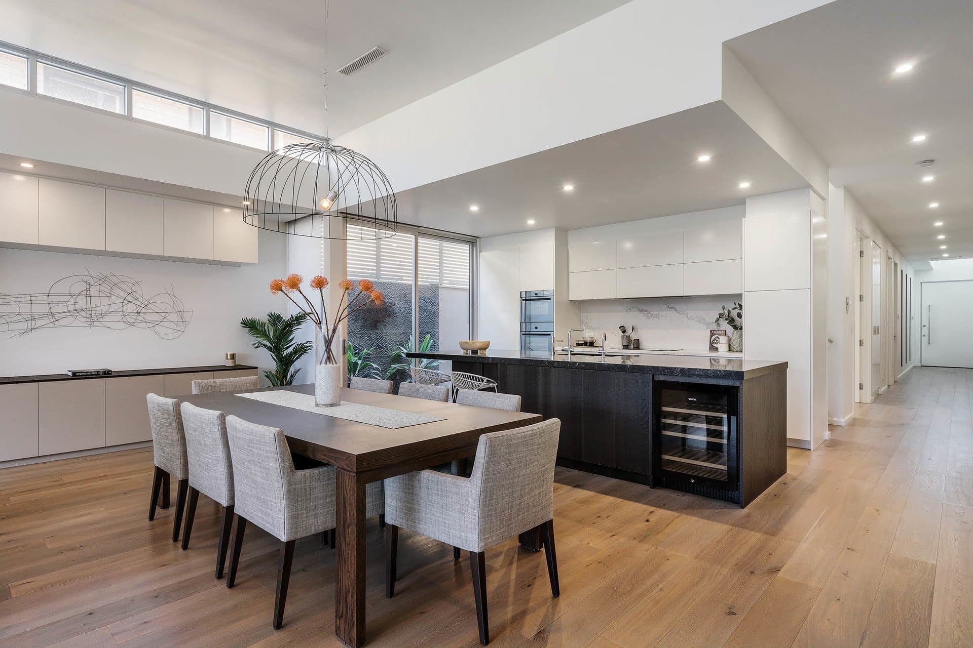7 Joyce Street, Elwood, Elwood - Thumbnail 8