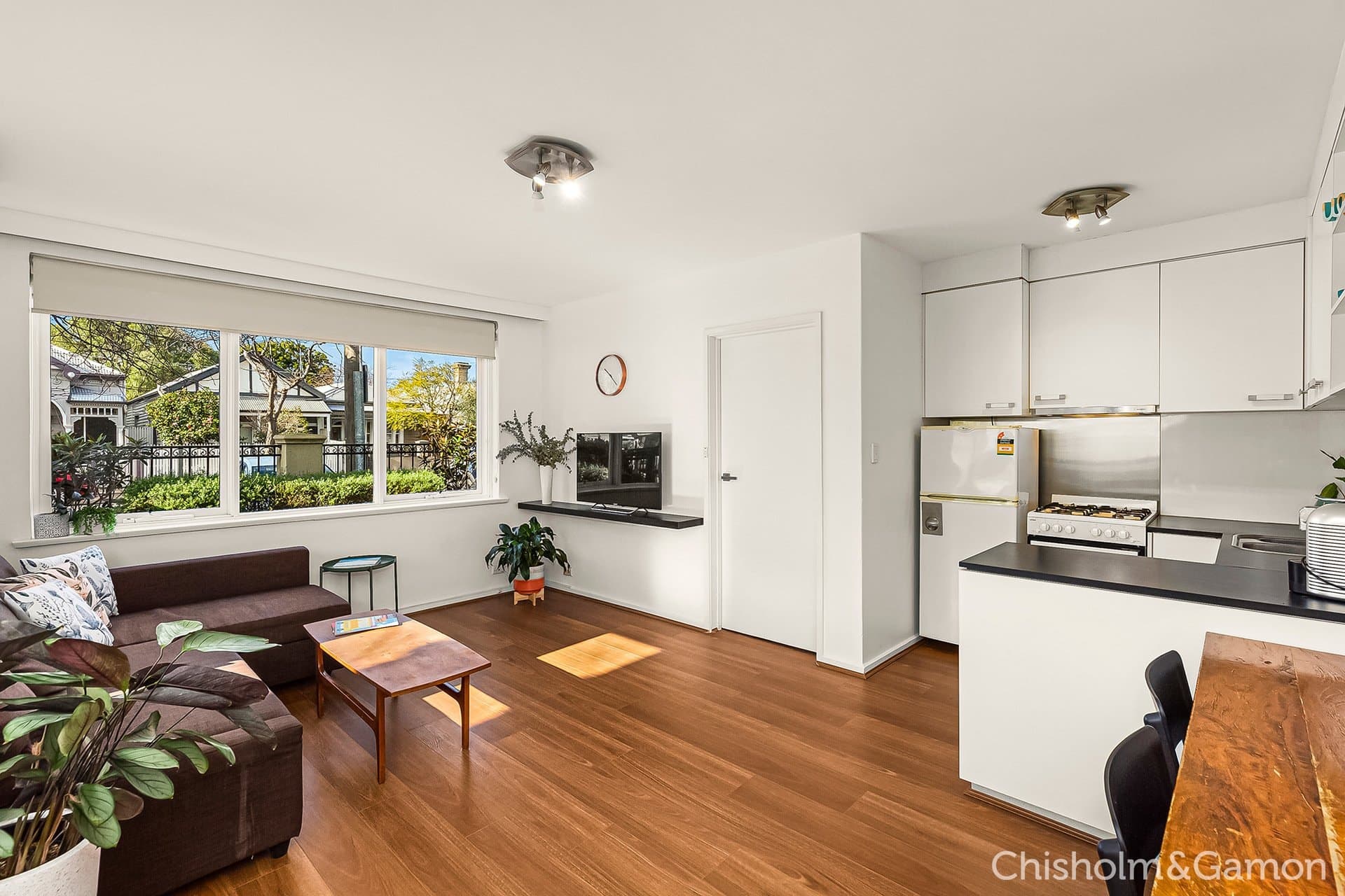 1/165 Stokes Street, Port Melbourne, Port Melbourne - Thumbnail 2