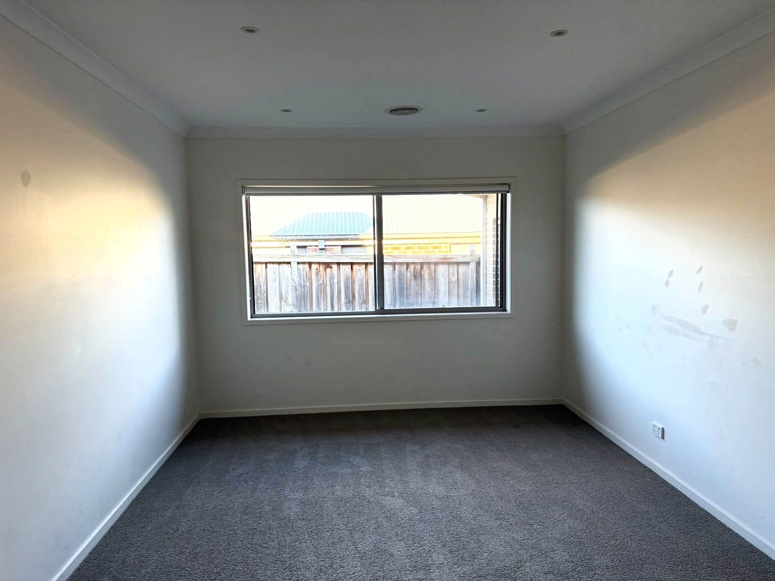 22 Manoora Avenue, Clyde North - Thumbnail 2
