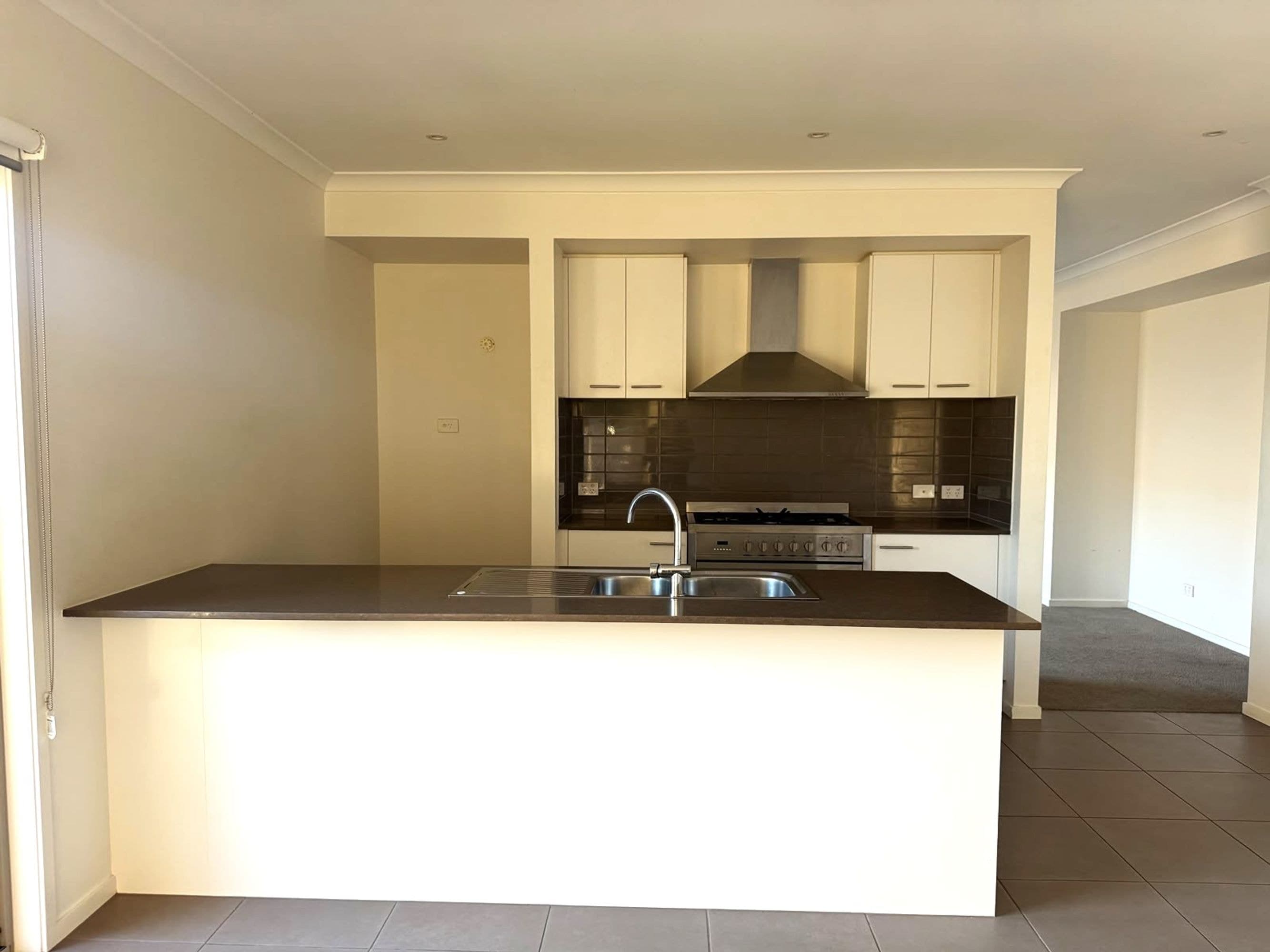 22 Manoora Avenue, Clyde North - Thumbnail 5