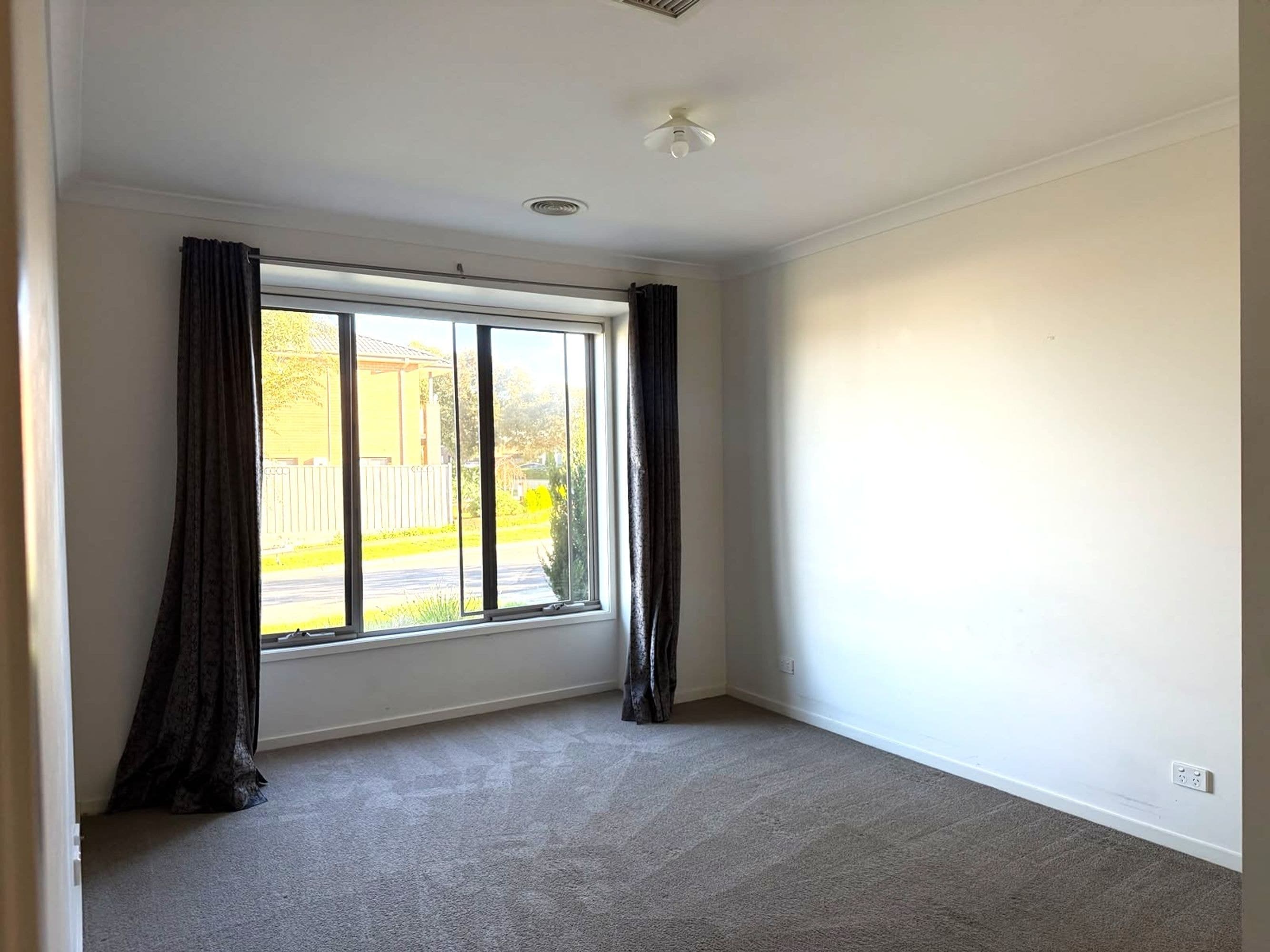 22 Manoora Avenue, Clyde North - Thumbnail 6