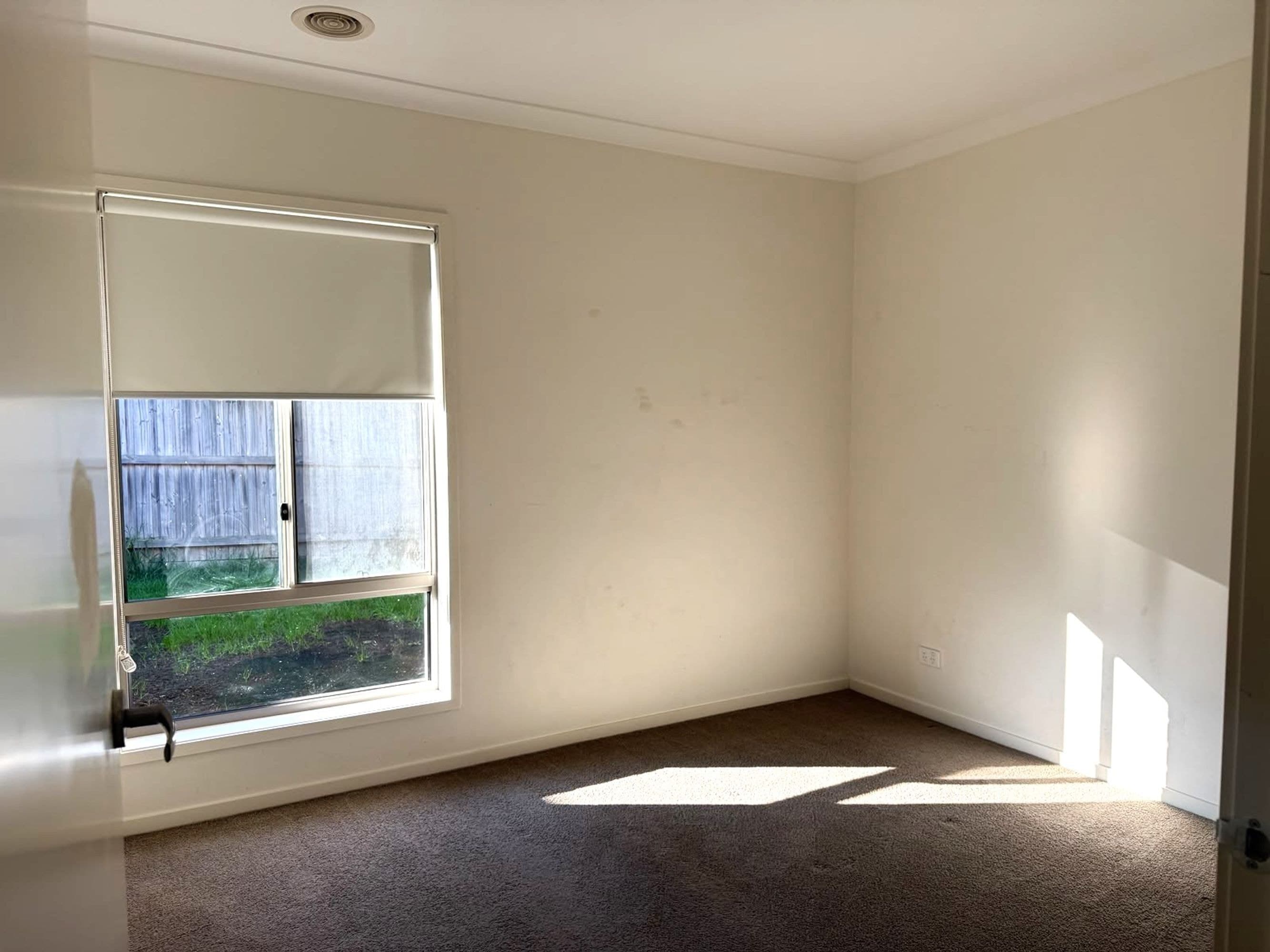 22 Manoora Avenue, Clyde North - Thumbnail 7