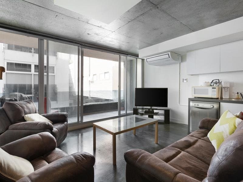 8/33 Johnston Street, Port Melbourne, Port Melbourne - Thumbnail 3