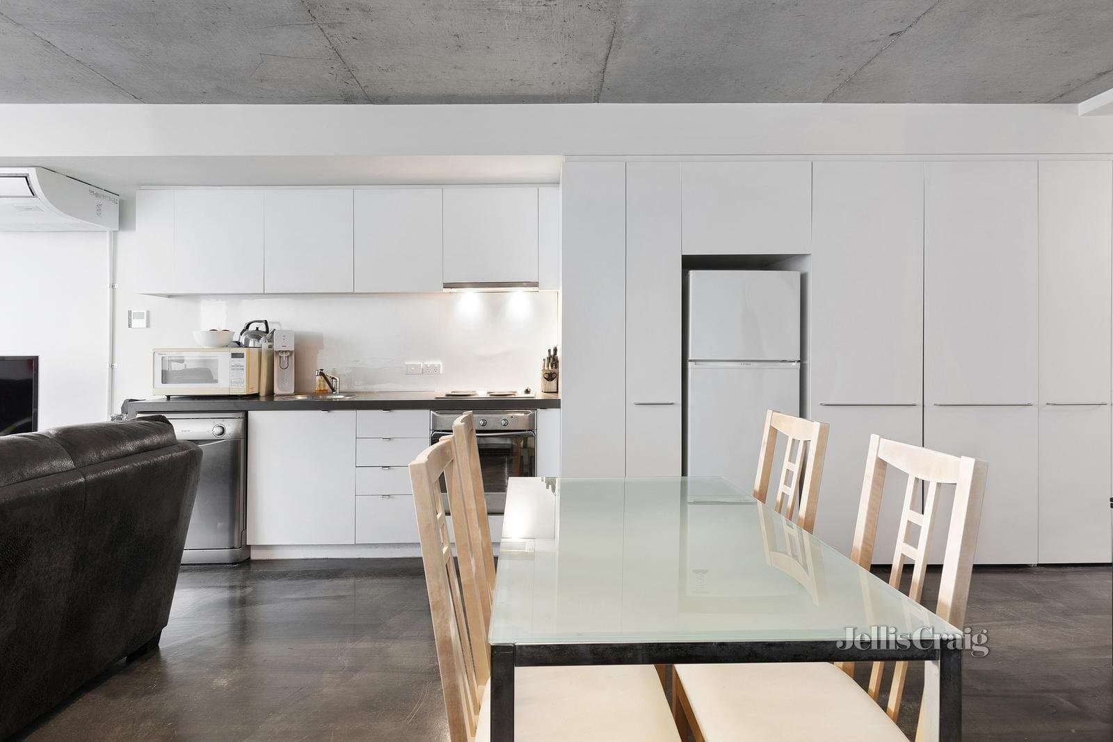 8/33 Johnston Street, Port Melbourne, Port Melbourne - Thumbnail 4