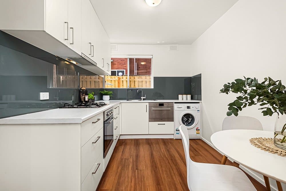 2/16 Robe Street, St Kilda, St Kilda - Thumbnail 3