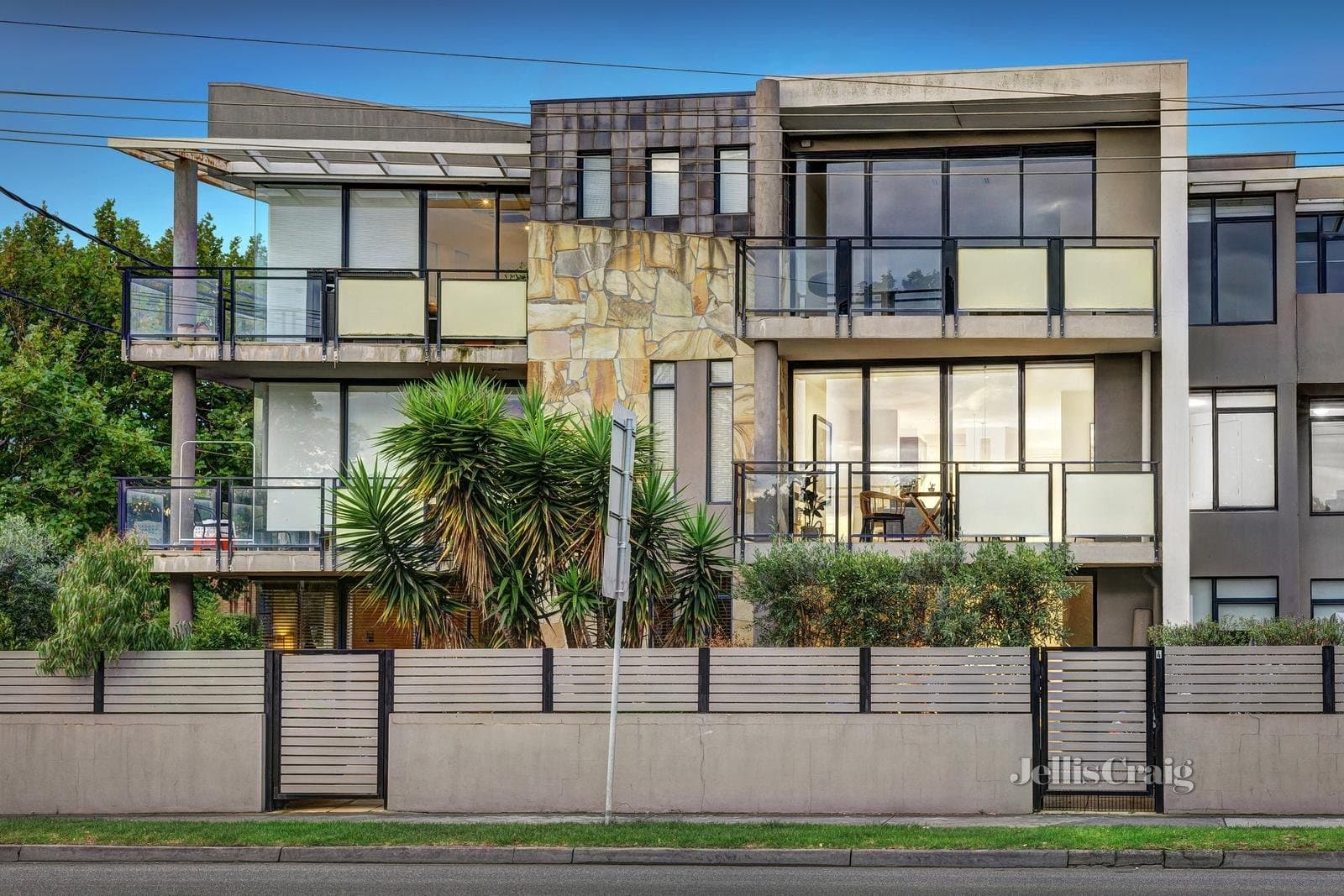 13/129-133 Ormond Esplanade, Elwood, Elwood - Image 1