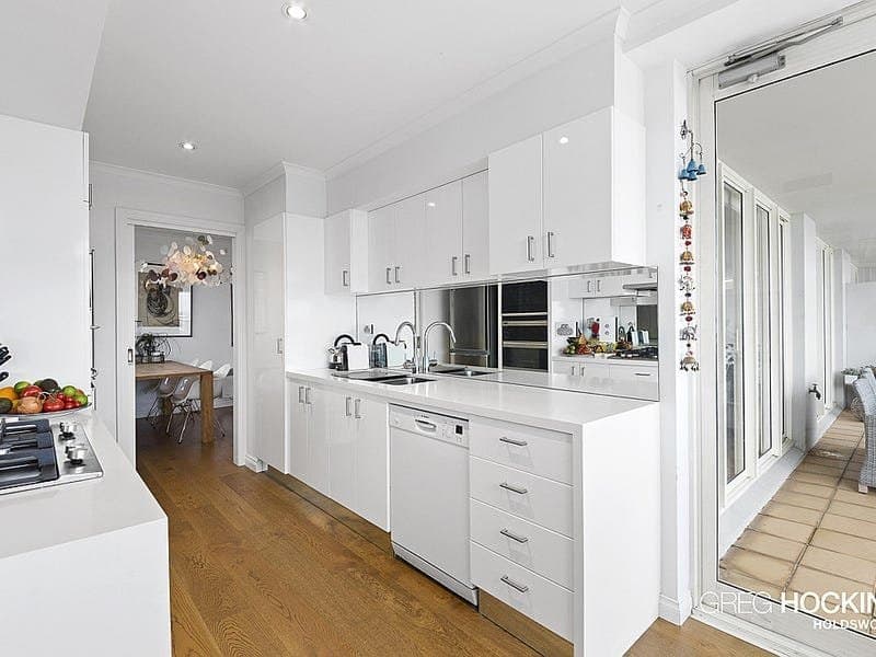 19/105 Beach Street, Port Melbourne, Port Melbourne - Thumbnail 5