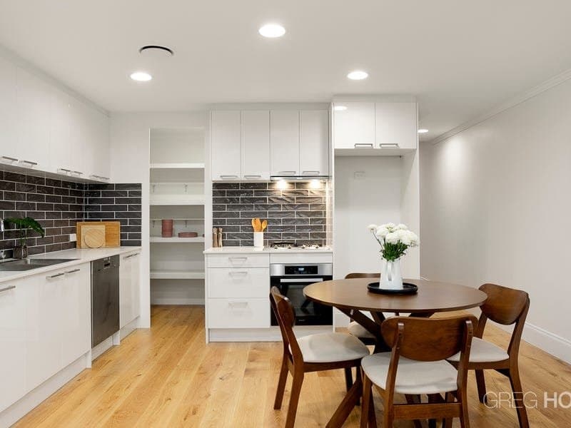 10 Little Ingles Street, Port Melbourne, Port Melbourne - Thumbnail 3