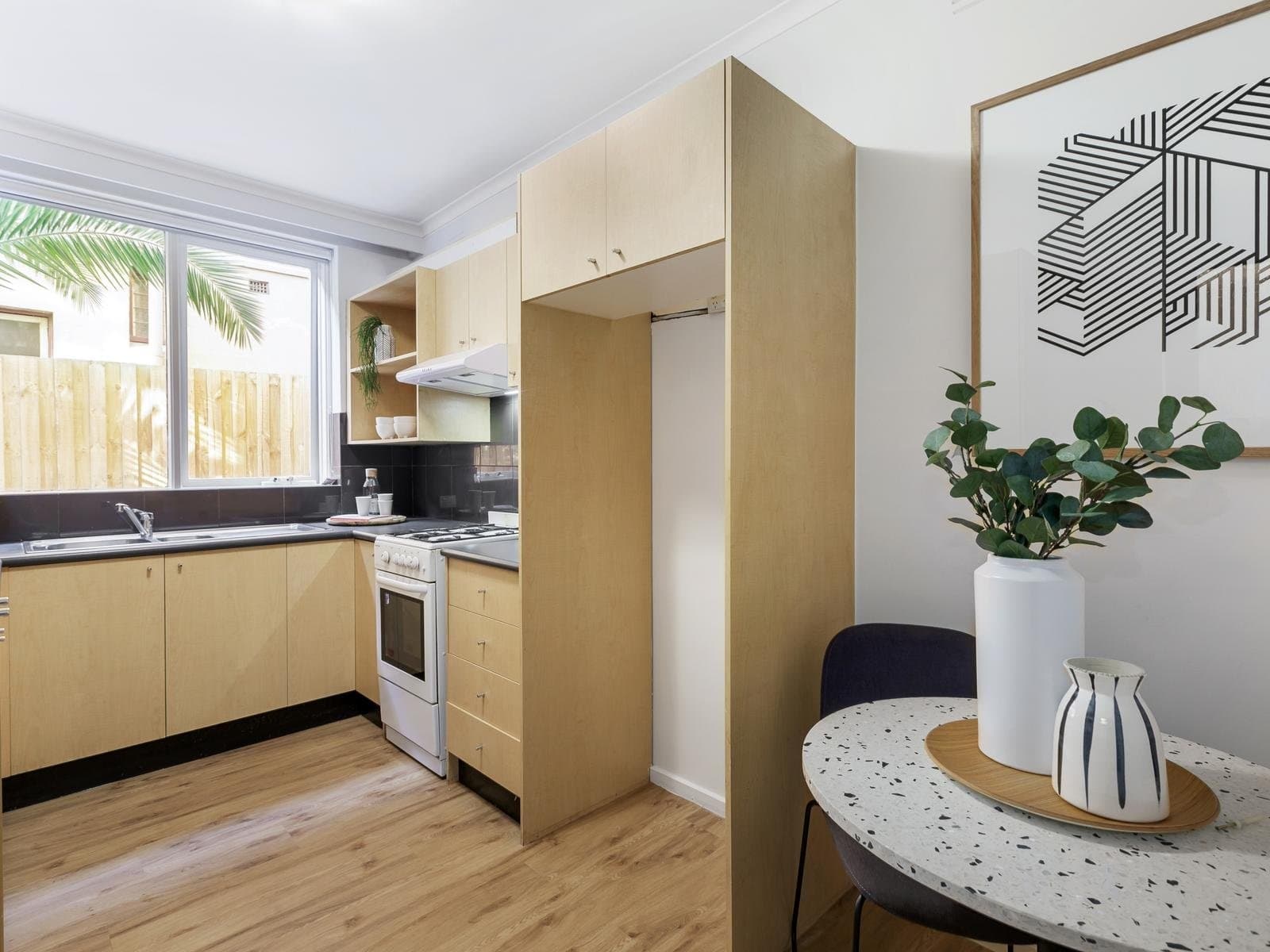 2/20 Marine Parade, St Kilda, St Kilda - Thumbnail 4