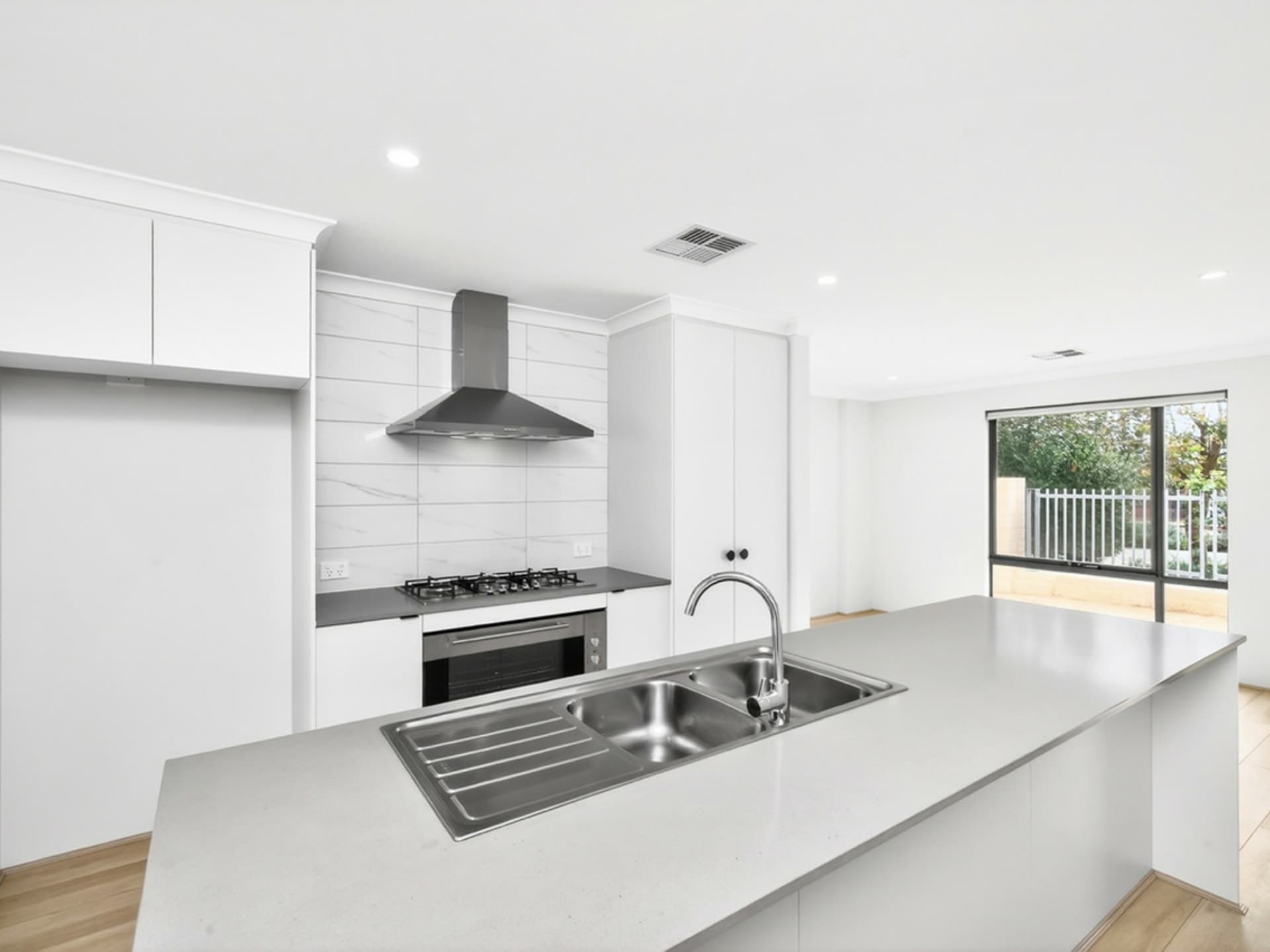 75 Portofino Drive, Mindarie, Mindarie - Thumbnail 2