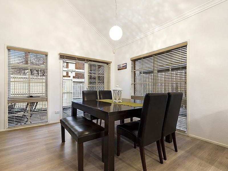 2/8 Thomas Street, Port Melbourne, Port Melbourne - Thumbnail 5