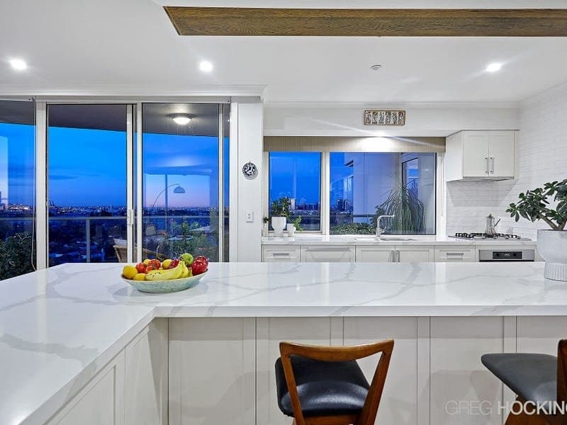 1001/127 Beach Street, Port Melbourne, Port Melbourne - Thumbnail 5