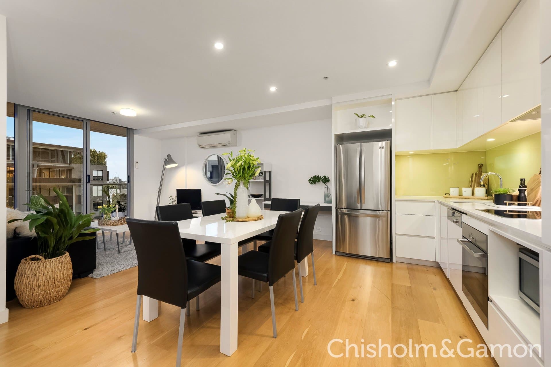 528/70 Nott Street, Port Melbourne, Port Melbourne - Thumbnail 4