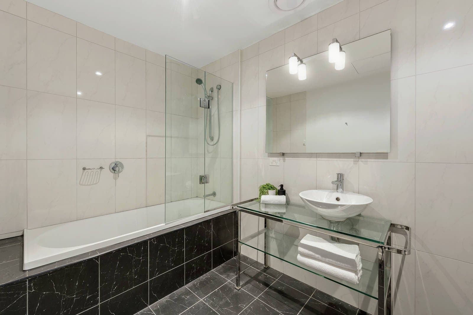 1111/68 La Trobe Street, Melbourne, Melbourne - Thumbnail 8