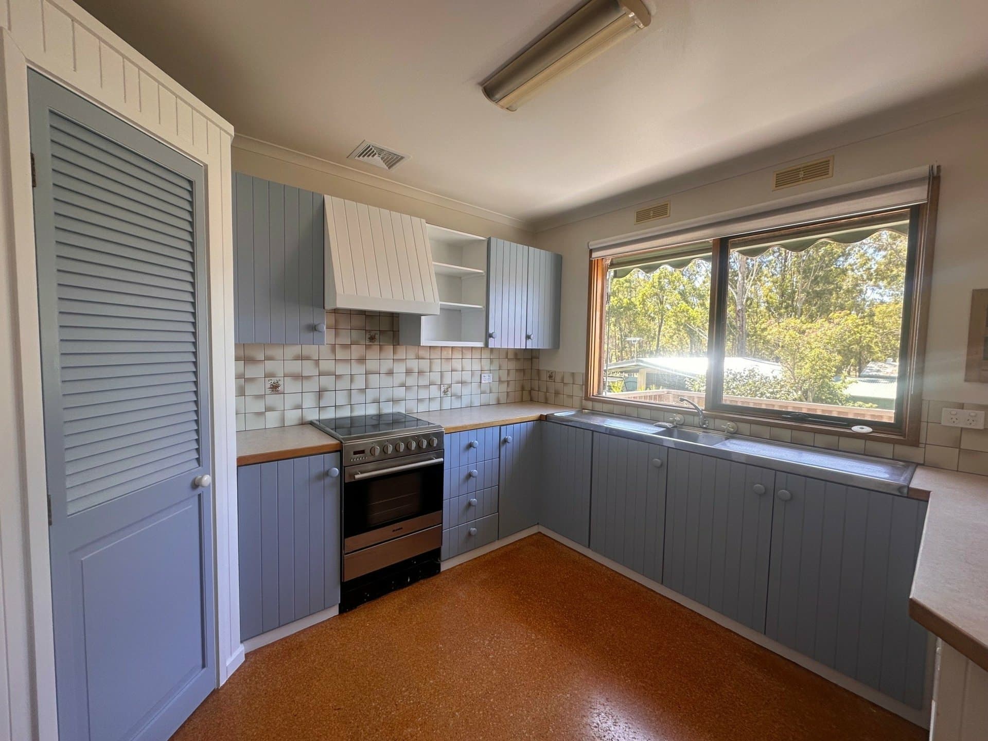 126 Newlands Drive, Paynesville, Paynesville - Thumbnail 3