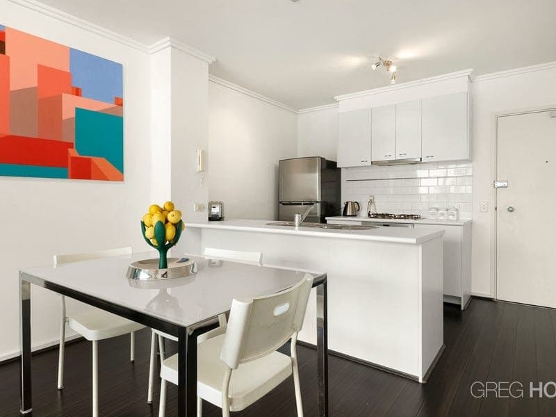 610/38 Bank Street, South Melbourne, South Melbourne - Thumbnail 3